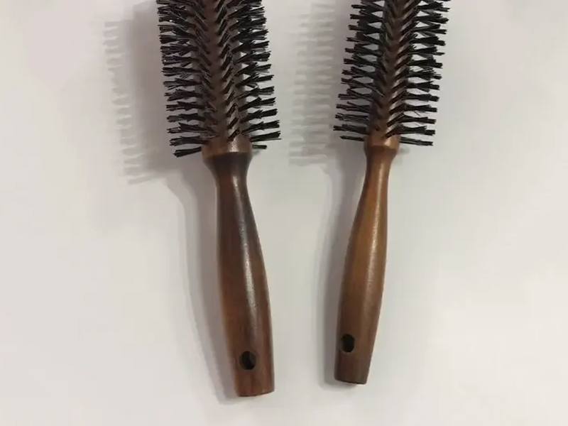 গোলাকার কাঠের চুলের ব্রাশ